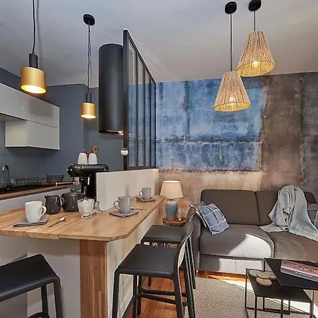 Superb Air-conditioned T2 - Balcony - Virtual Tour Apartment *